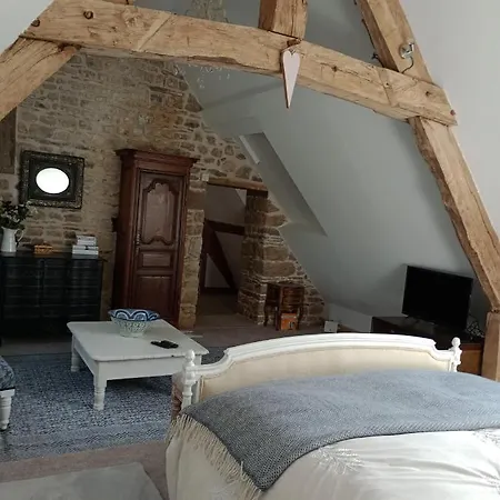 Le Presbytere Bed and Breakfast Beauficel