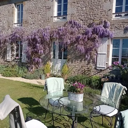 Le Presbytere Bed and Breakfast
