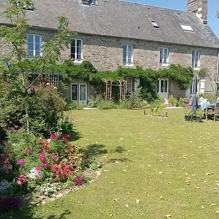 Le Presbytere 3*