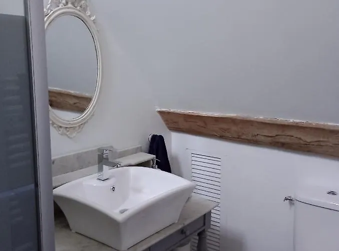 Bed and Breakfast Le Presbytere 3*