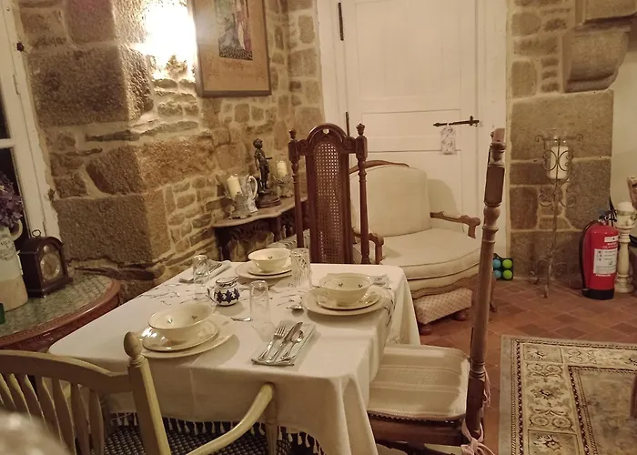 Alojamento de Acomodação e Pequeno-almoço Le Presbytere 3*